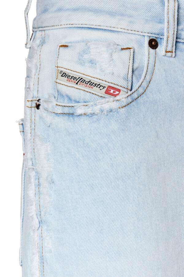 2000 - וויידי ג׳ינס בגזרה רחבה ומתרחבת - כחול בהיר