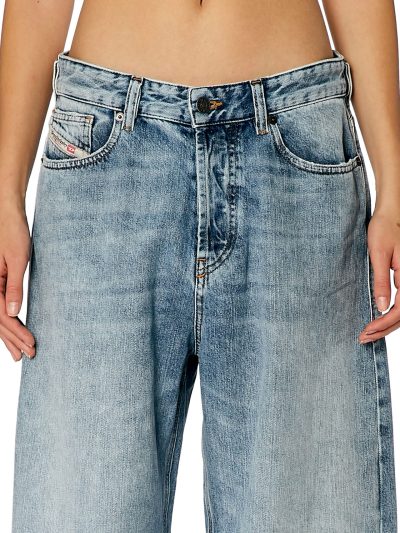 1996 - די סייר ג׳ינס בגזרה ישרה ורחבה - כחול בהיר